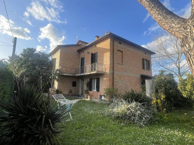Casa indipendente in vendita a Castiglione Del Lago