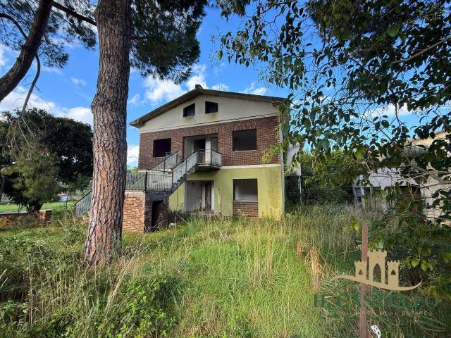 Casa indipendente in vendita a Castiglione Del Lago