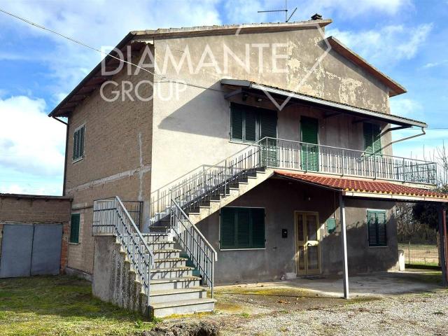Casa indipendente in vendita a Castiglione Del Lago