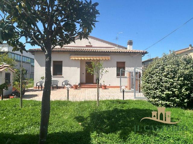 Casa indipendente in vendita a Castiglione Del Lago