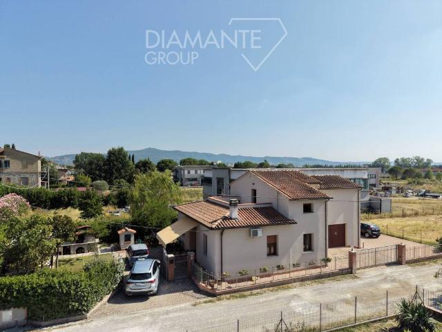 Casa indipendente in vendita a Castiglione del Lago PG