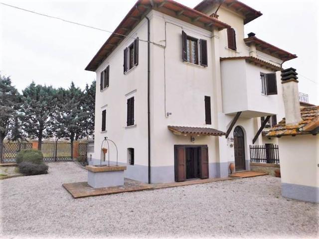 Casa indipendente in vendita a Castiglione del Lago PG
