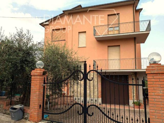 Casa indipendente in vendita a Castiglione del Lago PG