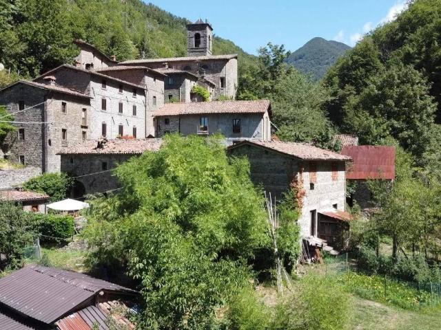 Casa indipendente in vendita a Castiglione di Garfagnana LU