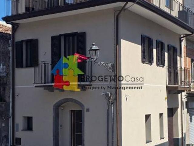 Casa indipendente in vendita a Castiglione di Sicilia via Carmine
