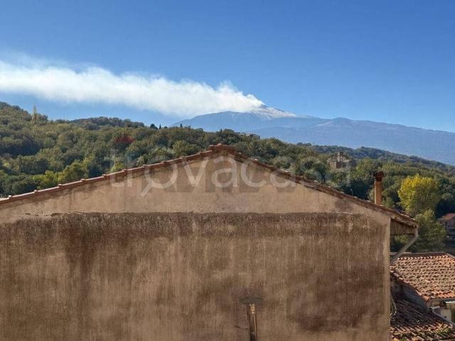 Casa indipendente in vendita a Castiglione di Sicilia via de napoli, 1