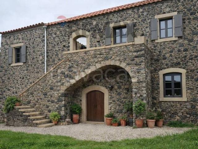 Casa indipendente in vendita a Castiglione di Sicilia via Vidalba, 7, Rovittello