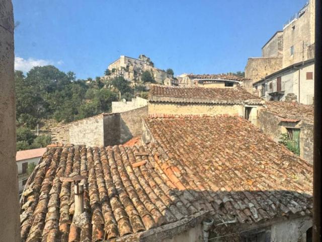 Casa indipendente in vendita a Castiglione di Sicilia CT