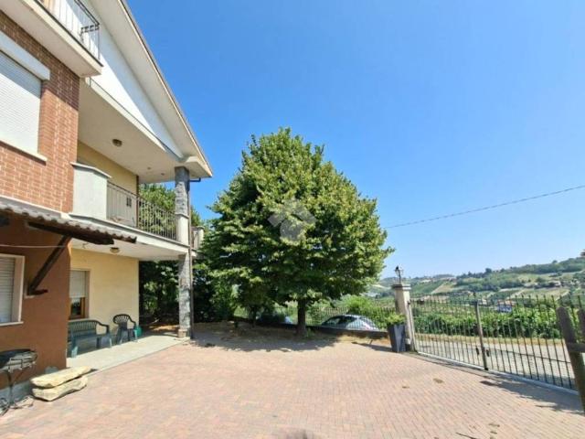 Casa indipendente in vendita a Castiglione Tinella CN