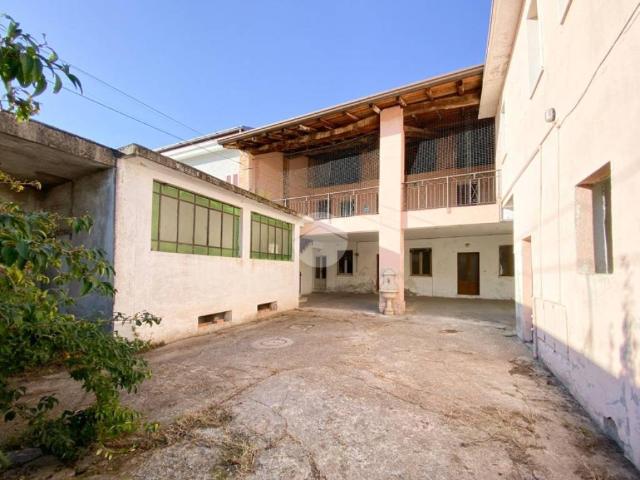 Casa indipendente in vendita a Castrezzato BS