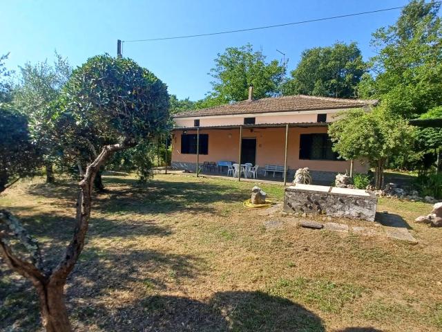 Casa indipendente in vendita a Castro dei Volsci