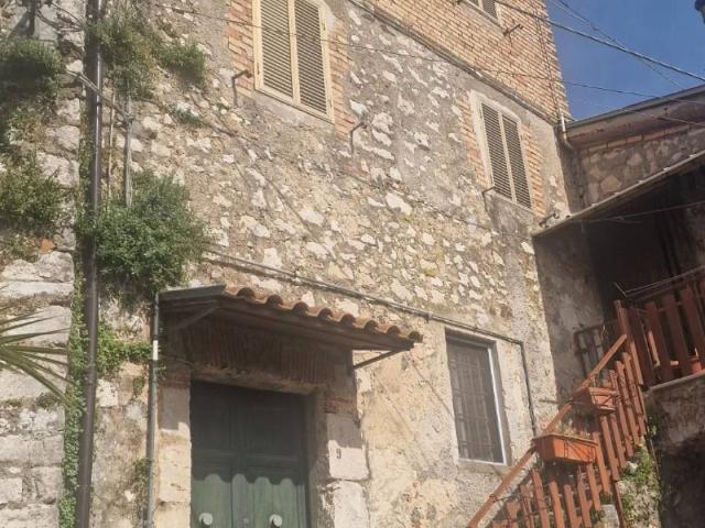 Casa indipendente in vendita a Castro dei Volsci FR