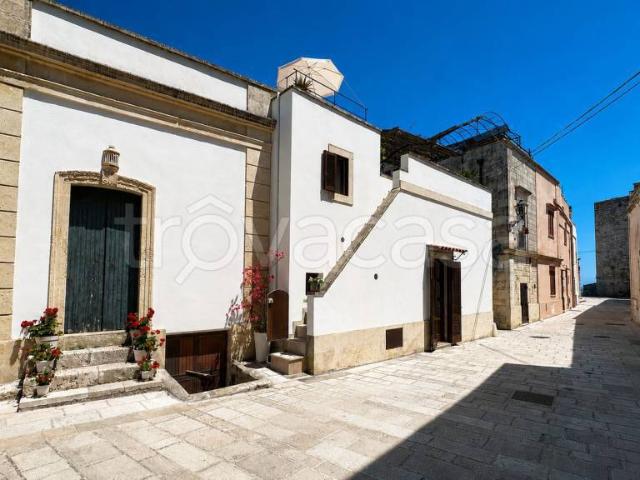 Casa indipendente in vendita a Castro via Barberini, 7