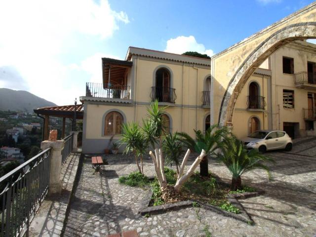 Casa indipendente in vendita a Castroreale ME