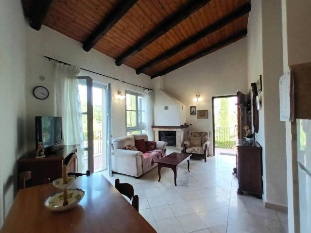 Casa indipendente in vendita a Cetona SI