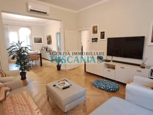 Casa indipendente in vendita a Cecina