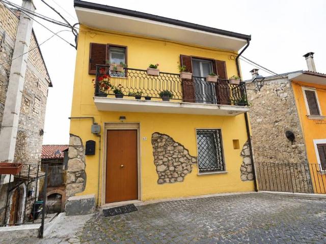 Casa indipendente in vendita a Celano AQ