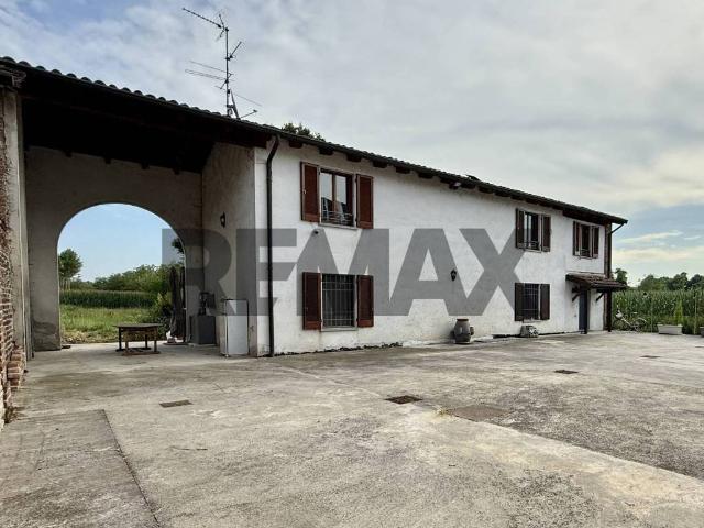 Casa indipendente in vendita a Cella Dati CR