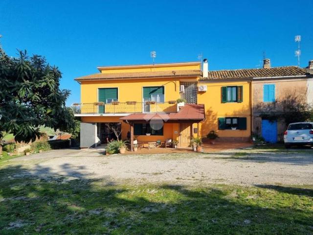 Casa indipendente in vendita a Cellino Attanasio TE