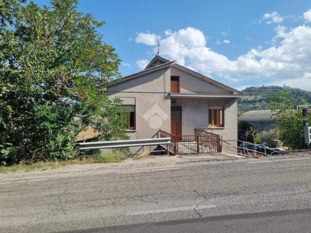Casa indipendente in vendita a Cellino Attanasio TE