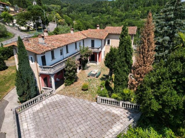 Casa indipendente in vendita a Cenate Sopra via f. Lussana, 5