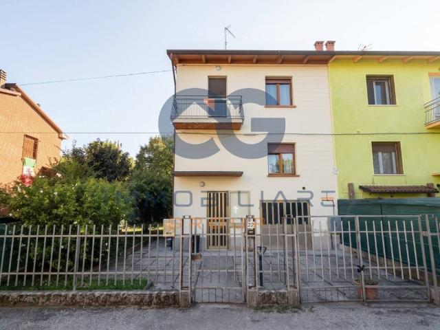 Casa indipendente in vendita a Cento FE