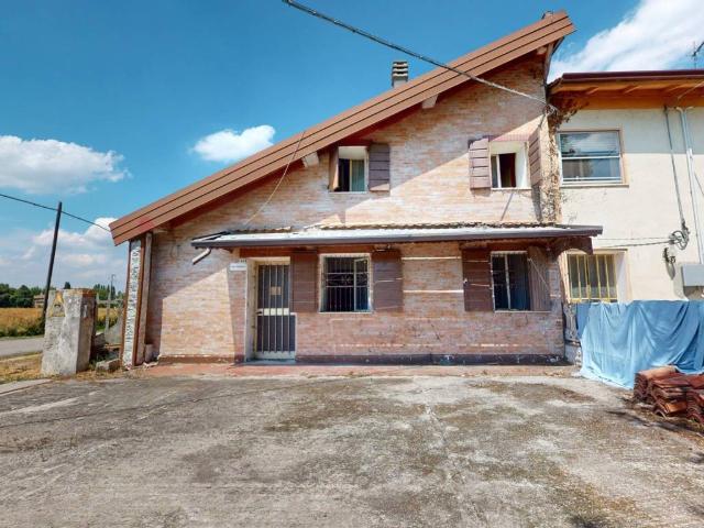 Casa indipendente in vendita a Cento FE
