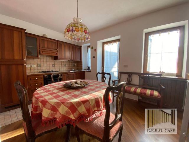Casa indipendente in vendita a Centro Valle Intelvi CO