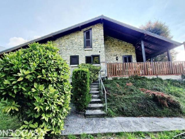 Casa indipendente in vendita a Centro Valle Intelvi via alle borghe