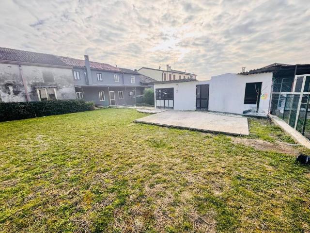 Casa indipendente in vendita a Cerea VR
