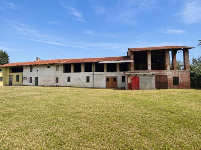 Casa indipendente in vendita a Ceresole Alba CN