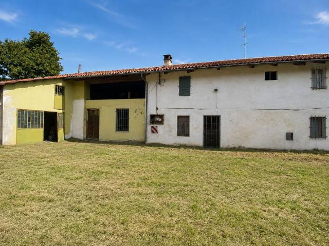 Casa indipendente in vendita a Ceresole Alba CN