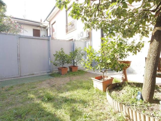 Casa indipendente in vendita a Cerro Maggiore MI