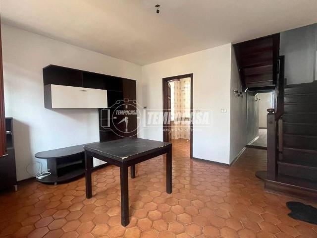 Casa indipendente in vendita a Cerro Tanaro via Cairoli 32