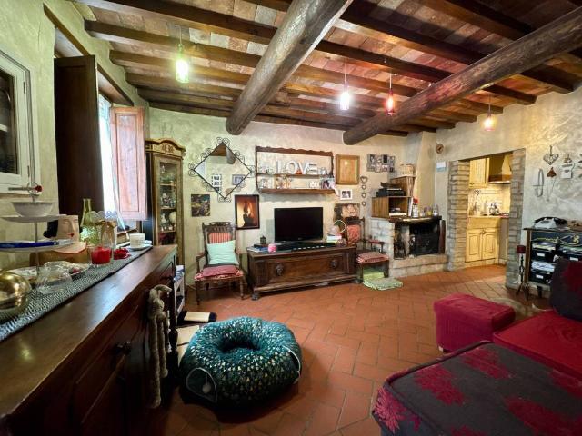 Casa indipendente in vendita a Cerreto Guidi FI