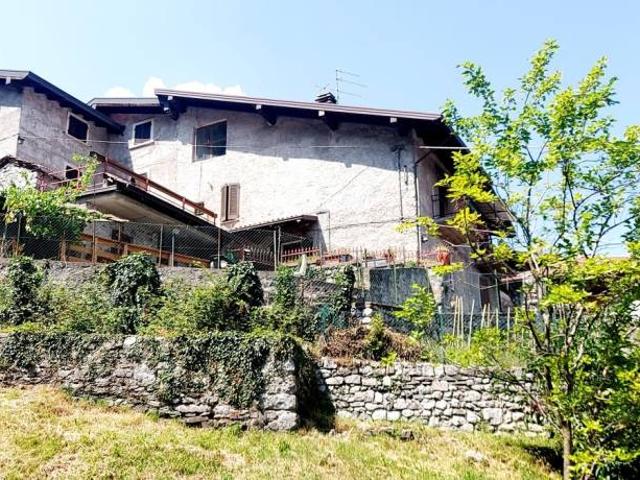 Casa indipendente in vendita a Cerveno via Fucine, 10