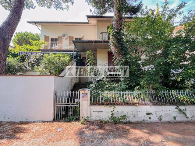 Casa indipendente in vendita a Cervia, Pinarella