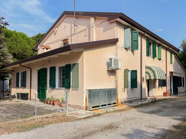 Casa indipendente in vendita a Cervia RA