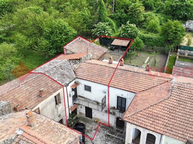 Casa indipendente in vendita a Cervinara AV