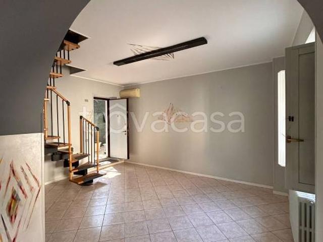 Casa indipendente in vendita a Cesano Maderno piazza Arese, 1