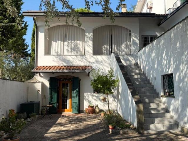Casa indipendente in vendita a Cesena FC