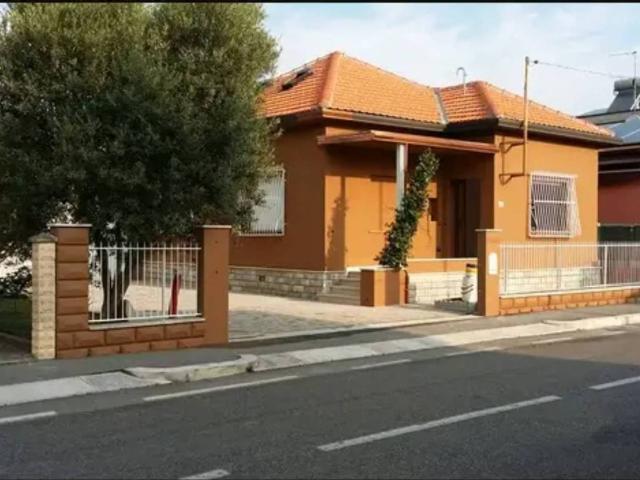 Casa indipendente in vendita a Cesena FC