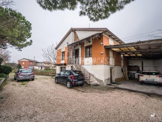 Casa indipendente in vendita a Cesena FC