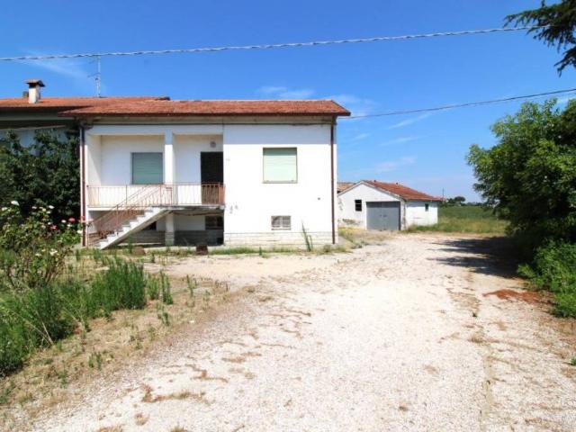 Casa indipendente in vendita a Cesena via Cervese, 6167, Villa Chiaviche Calabrina