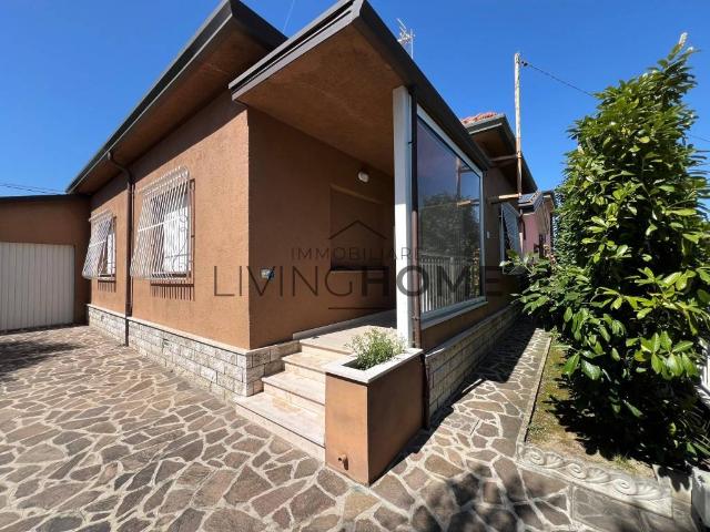 Casa indipendente in vendita a Cesena, Villa Chiaviche Calabrina