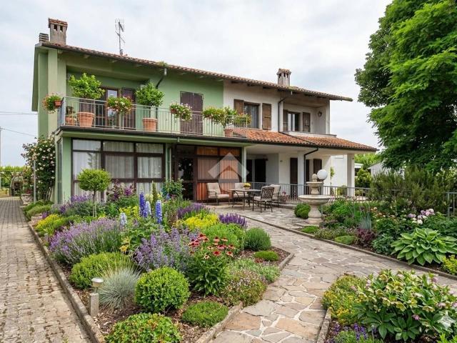Casa indipendente in vendita a Cesena