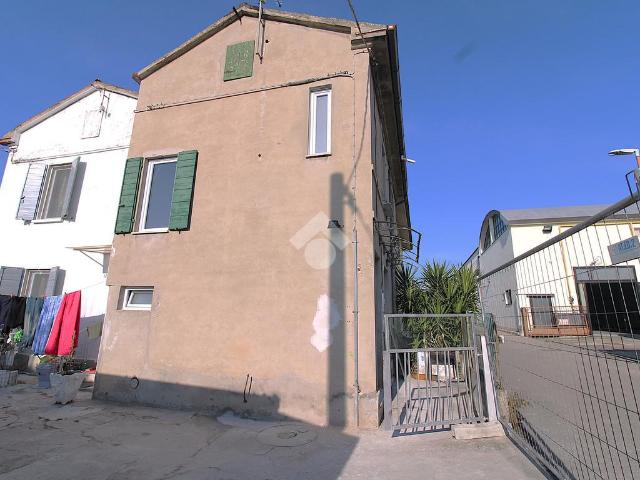 Casa indipendente in vendita a Cesena