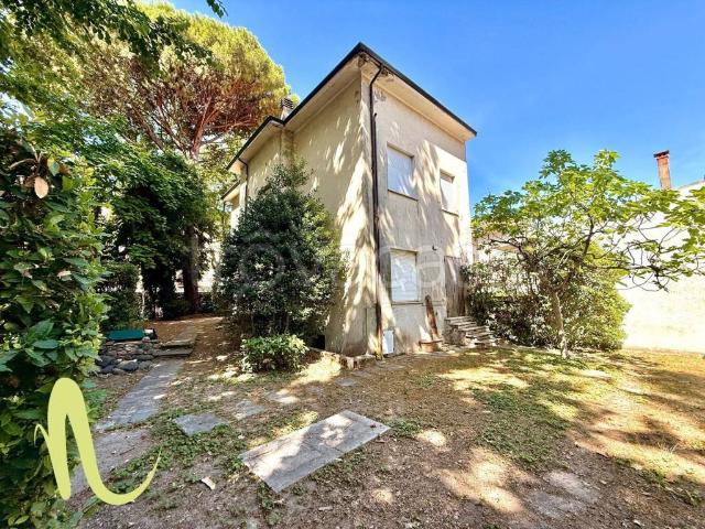 Casa indipendente in vendita a Cesenatico viale Venezia, 11