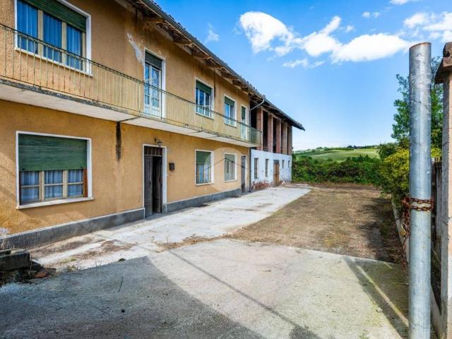 Casa indipendente in vendita a Cherasco CN