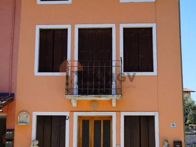 Casa indipendente in vendita a Chiampo via Vignaga, 13